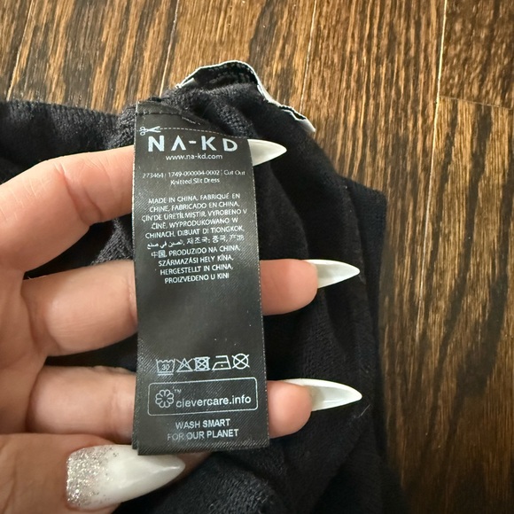 Elegant Black Maxi Dress - Picture 9 of 9